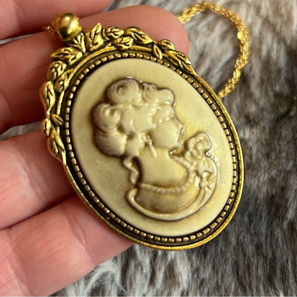 Handcrafted golden opalescent Victorian lady cameo pendant on chain necklace
